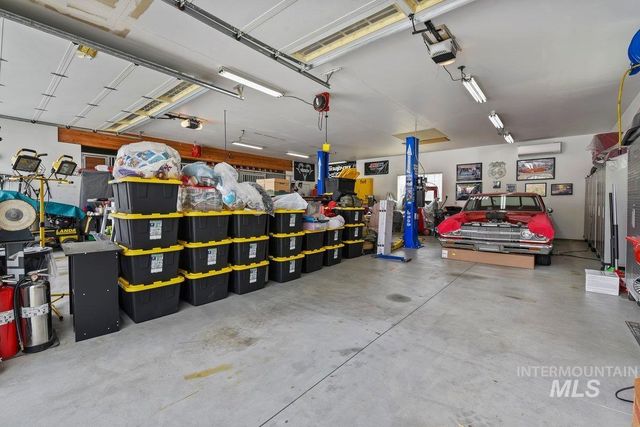2477 W Conifer St, Eagle, ID 83616