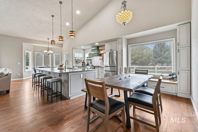 2477 W Conifer St, Eagle, ID 83616
