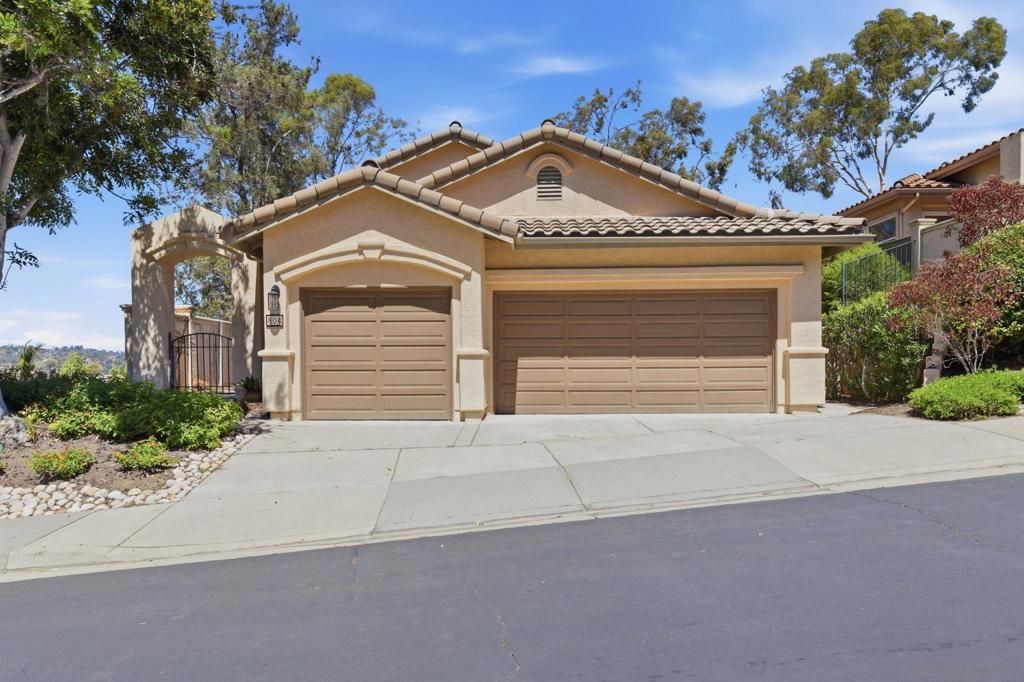 804 Calle Montera, Escondido, CA 92025 — exterior