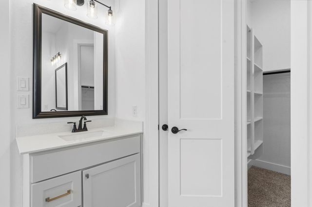 2402 Garden Arbor, Tomball, TX 77375