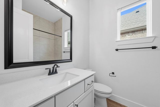 2402 Garden Arbor, Tomball, TX 77375