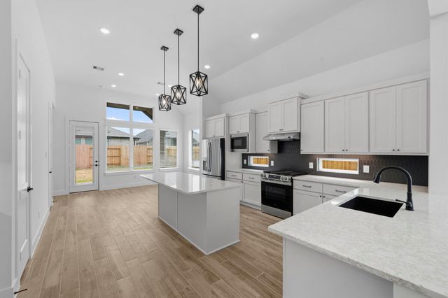 2402 Garden Arbor, Tomball, TX 77375