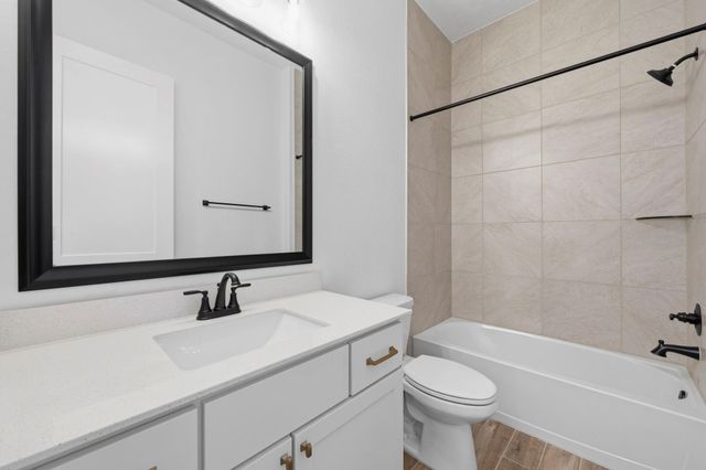 2402 Garden Arbor, Tomball, TX 77375