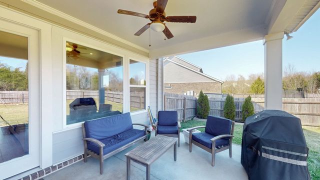 511 Oakvale Ln, Mount Juliet, TN 37122