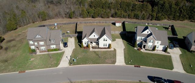 511 Oakvale Ln, Mount Juliet, TN 37122