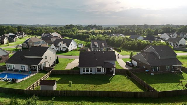 511 Oakvale Ln, Mount Juliet, TN 37122