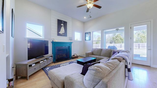 511 Oakvale Ln, Mount Juliet, TN 37122