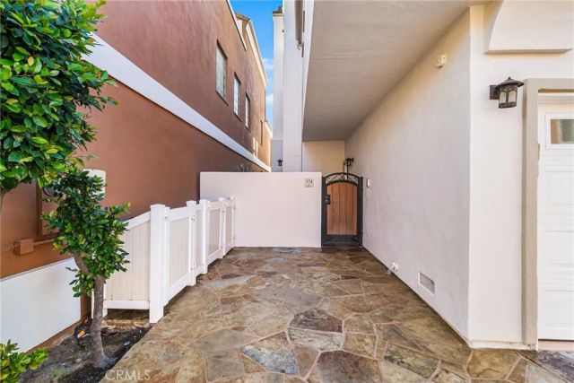 304 Goldenwest Street, Huntington Beach, CA 92648