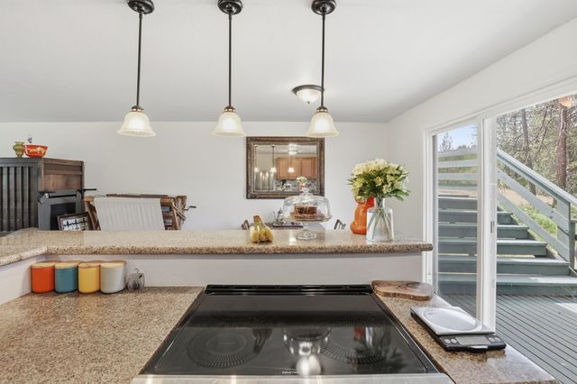 19716 S Cheney Plaza Rd, Cheney, WA 99004