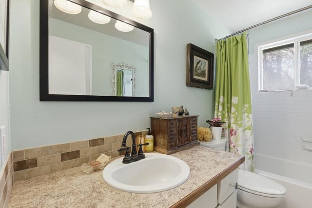 19716 S Cheney Plaza Rd, Cheney, WA 99004