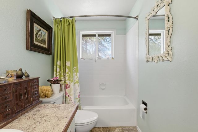19716 S Cheney Plaza Rd, Cheney, WA 99004
