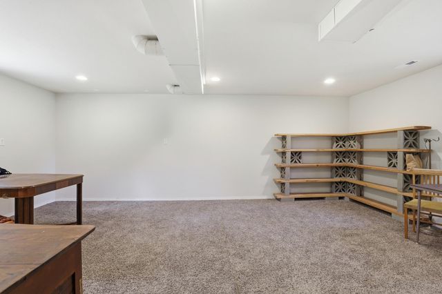 19716 S Cheney Plaza Rd, Cheney, WA 99004
