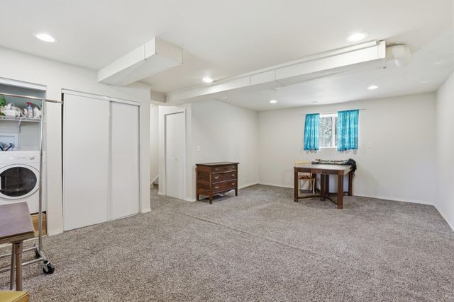 19716 S Cheney Plaza Rd, Cheney, WA 99004