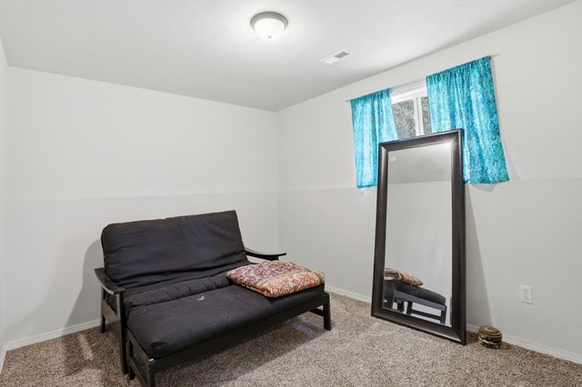 19716 S Cheney Plaza Rd, Cheney, WA 99004