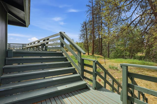 19716 S Cheney Plaza Rd, Cheney, WA 99004