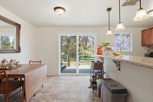 19716 S Cheney Plaza Rd, Cheney, WA 99004