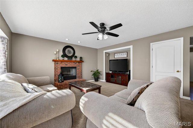 354 Highgrove Place Drive, O'fallon, MO 63366