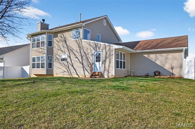 354 Highgrove Place Drive, O'fallon, MO 63366