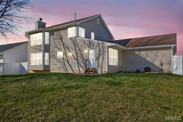 354 Highgrove Place Drive, O'fallon, MO 63366