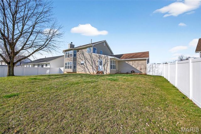 354 Highgrove Place Drive, O'fallon, MO 63366