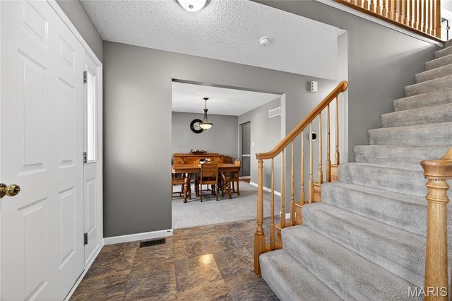 354 Highgrove Place Drive, O'fallon, MO 63366