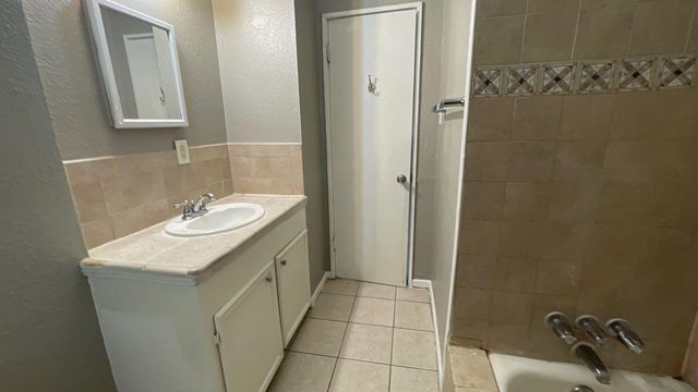 8303 Saint Lo Road, Houston, TX 77033