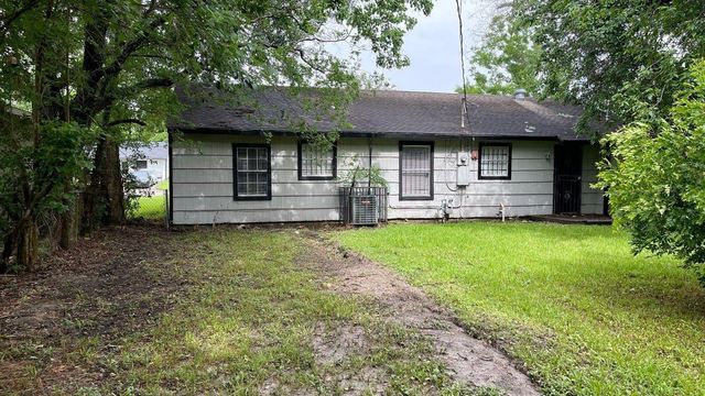 8303 Saint Lo Road, Houston, TX 77033