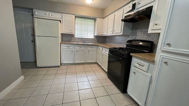8303 Saint Lo Road, Houston, TX 77033