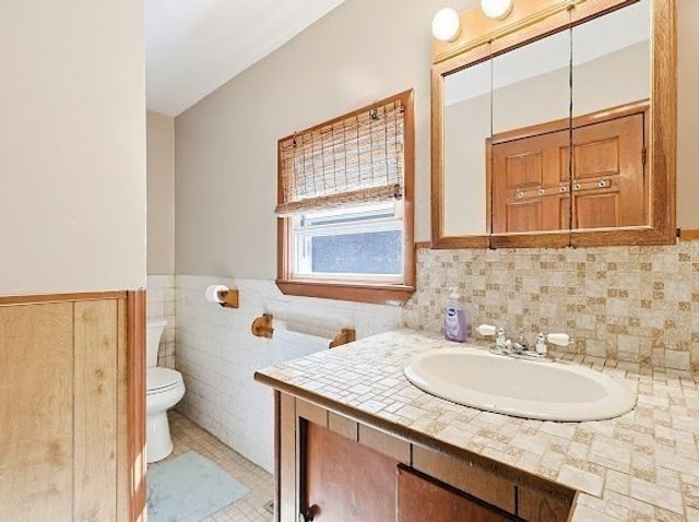 21 Park Ave, Stoughton, MA 02072