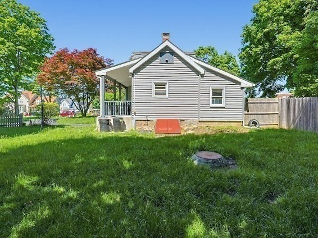 21 Park Ave, Stoughton, MA 02072