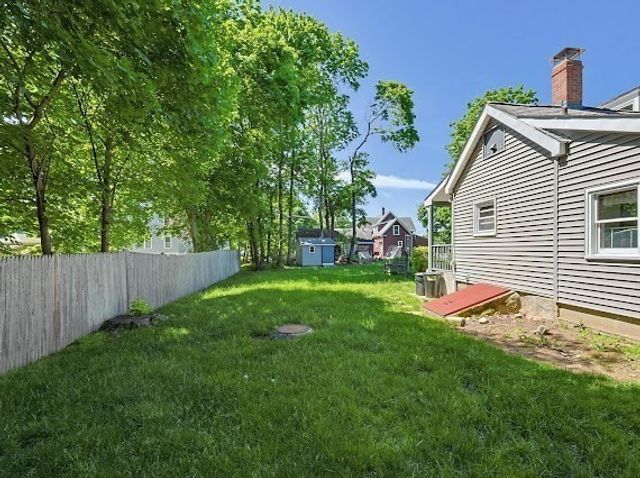 21 Park Ave, Stoughton, MA 02072