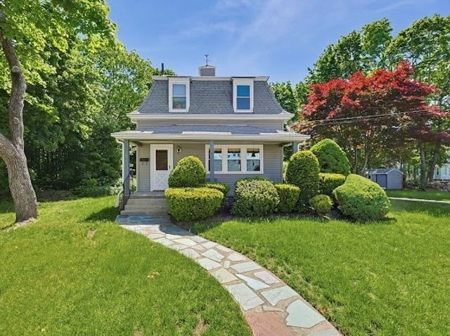 21 Park Ave, Stoughton, MA 02072