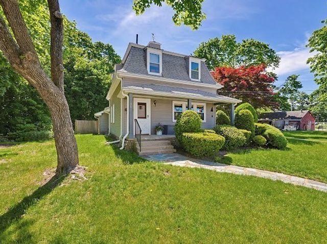 21 Park Ave, Stoughton, MA 02072