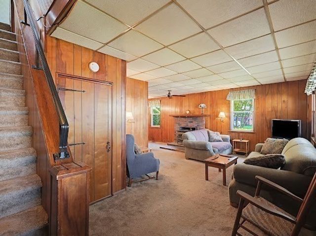 21 Park Ave, Stoughton, MA 02072