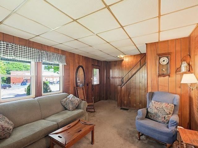 21 Park Ave, Stoughton, MA 02072