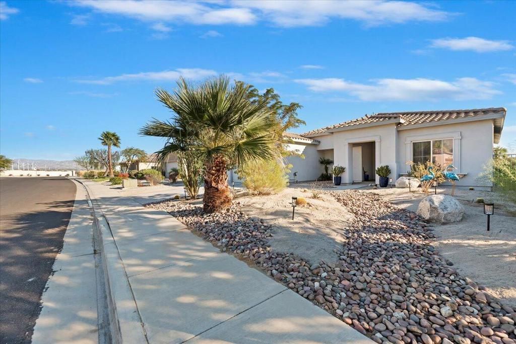3982 Eastgate Road, Palm Springs, CA 92262