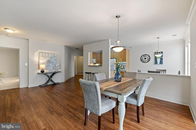 6704 Holly Farm Ln Unit 203, New Baltimore, VA 20187