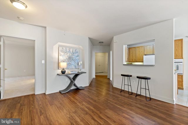 6704 Holly Farm Ln Unit 203, New Baltimore, VA 20187