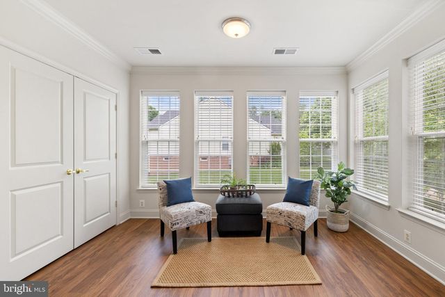 6704 Holly Farm Ln Unit 203, New Baltimore, VA 20187