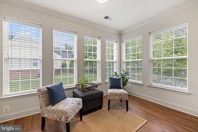 6704 Holly Farm Ln Unit 203, New Baltimore, VA 20187