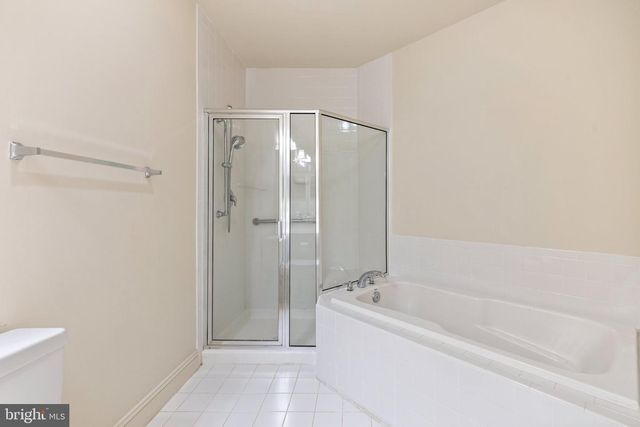 6704 Holly Farm Ln Unit 203, New Baltimore, VA 20187