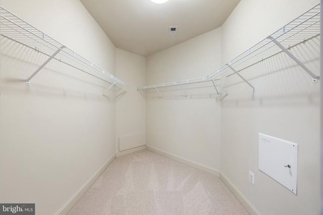 6704 Holly Farm Ln Unit 203, New Baltimore, VA 20187