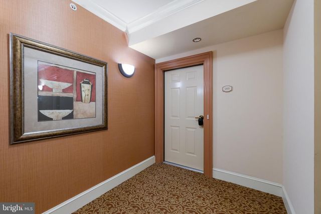 6704 Holly Farm Ln Unit 203, New Baltimore, VA 20187