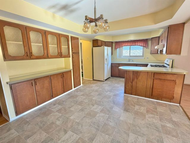 36757 Adele Dr Drive, Sterling Heights, MI 48312
