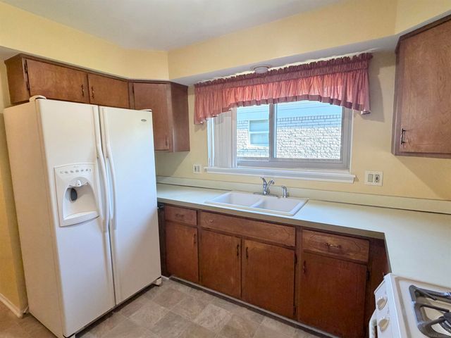 36757 Adele Dr Drive, Sterling Heights, MI 48312