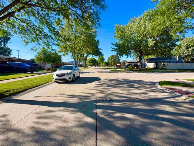 36757 Adele Dr Drive, Sterling Heights, MI 48312