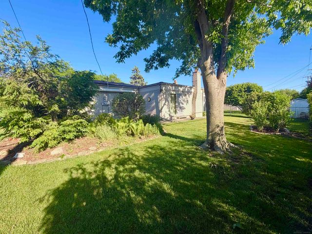36757 Adele Dr Drive, Sterling Heights, MI 48312