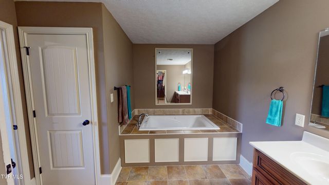 4956 Southfork Circle, Morristown, TN 37813