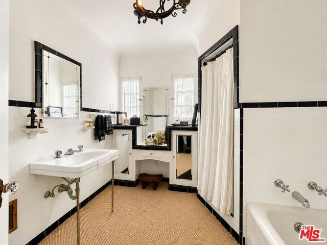 352 N Orlando Avenue, Los Angeles, CA 90048