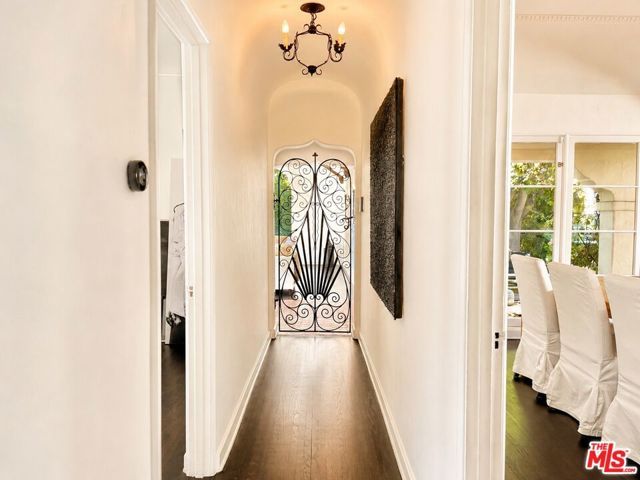 352 N Orlando Avenue, Los Angeles, CA 90048